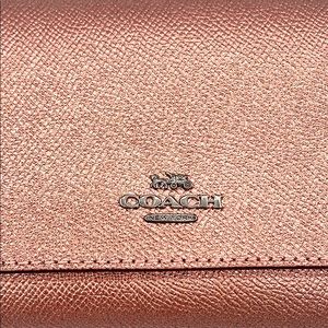 COACH TRIFOLD WALLET 
QB/METALLIC DARK BLUSH EUC